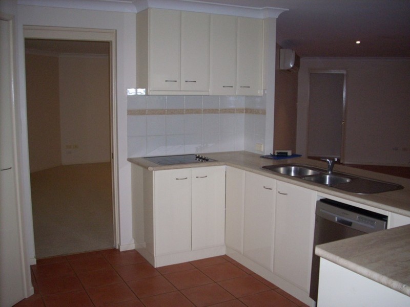 14 St Andrews Court, Middle Ridge QLD 4350