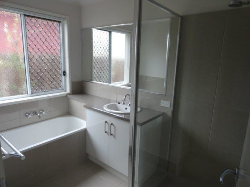 3/5 Gatfield Street`, Newtown QLD 4350