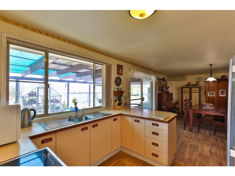 27 Lipp Road, Greenmount East QLD 4359