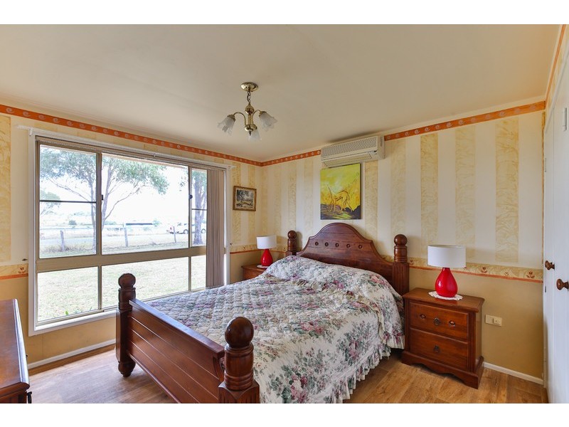 27 Lipp Road, Greenmount East QLD 4359