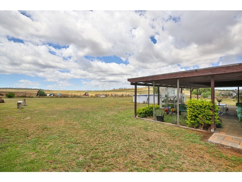 27 Lipp Road, Greenmount East QLD 4359