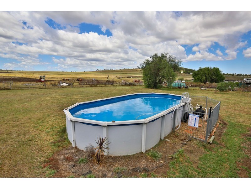 27 Lipp Road, Greenmount East QLD 4359