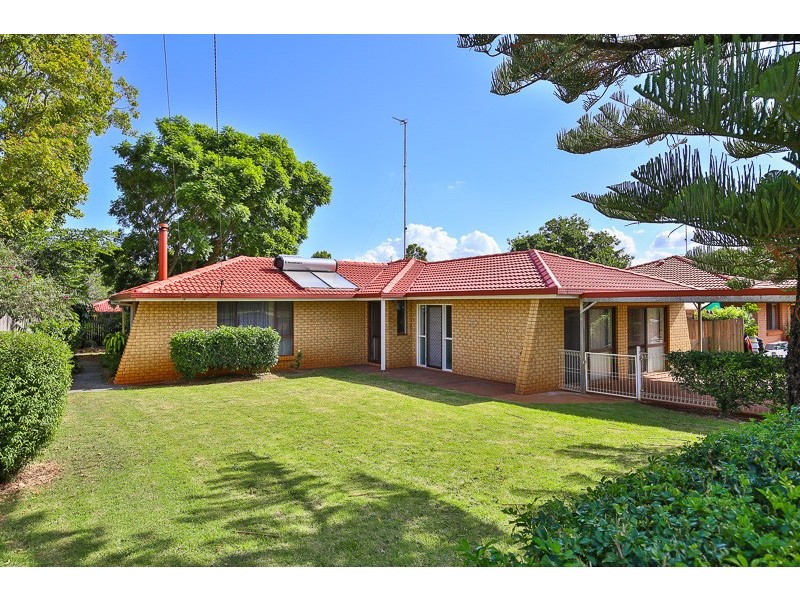 12 Hinkler Crescent, Wilsonton QLD 4350