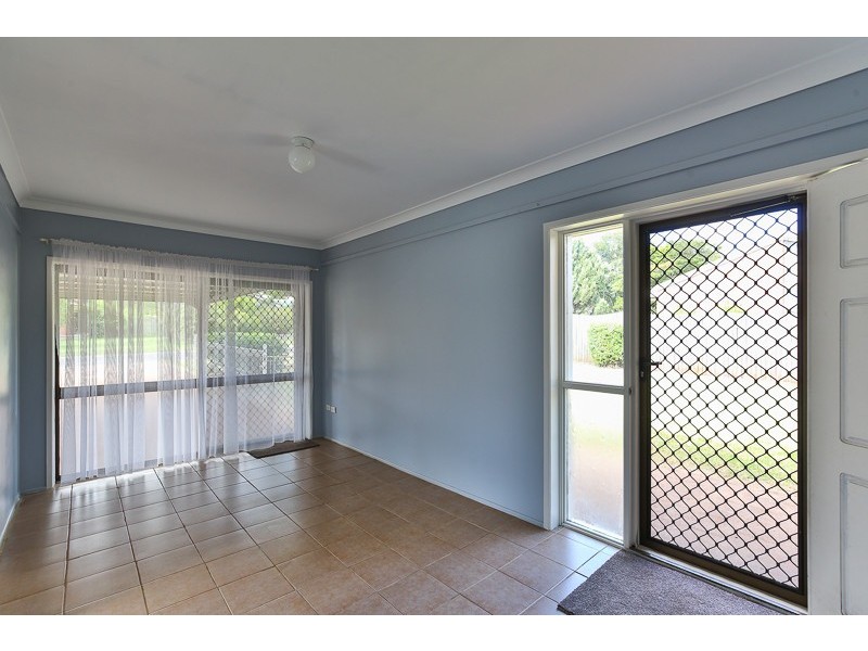 12 Hinkler Crescent, Wilsonton QLD 4350