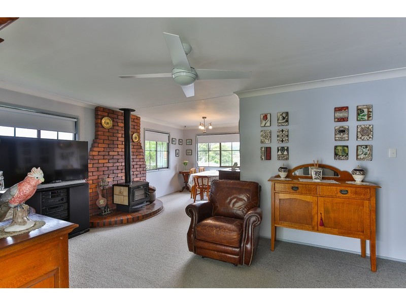 38 Debra Street, Centenary Heights QLD 4350