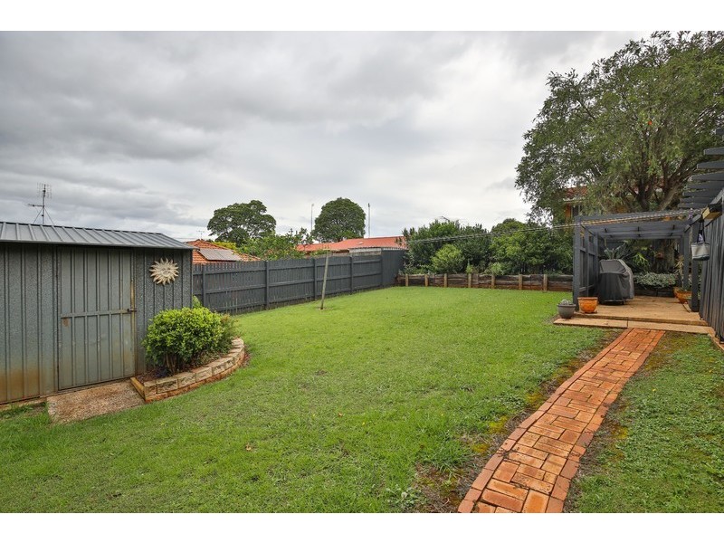 38 Debra Street, Centenary Heights QLD 4350