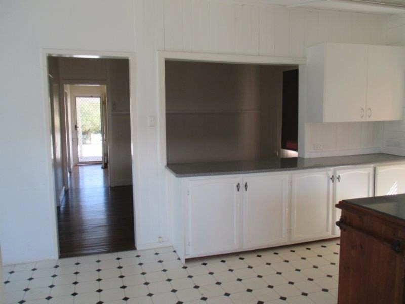 8 Kenilworth Street, North Toowoomba QLD 4350