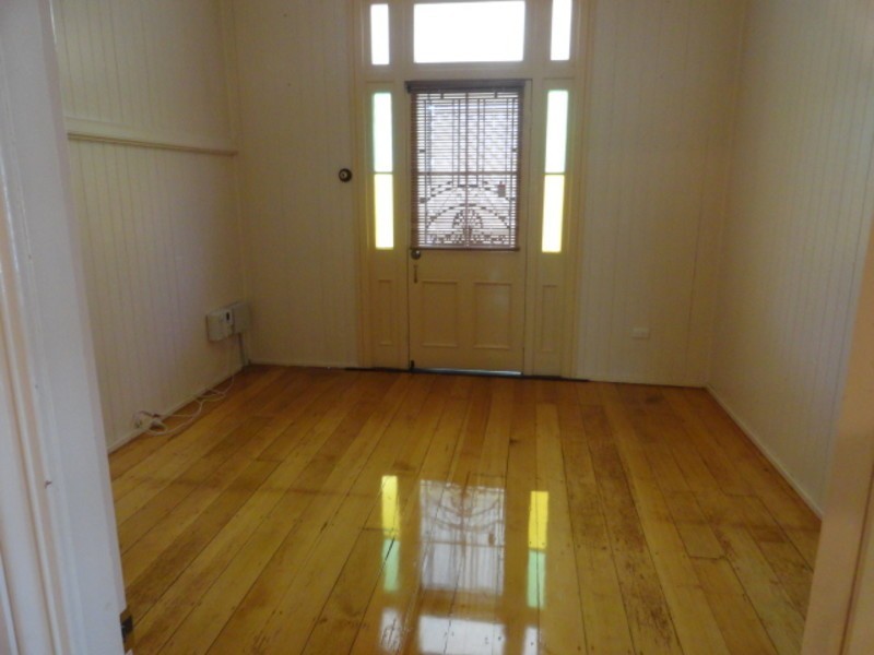 11 Grey Street, South Toowoomba QLD 4350