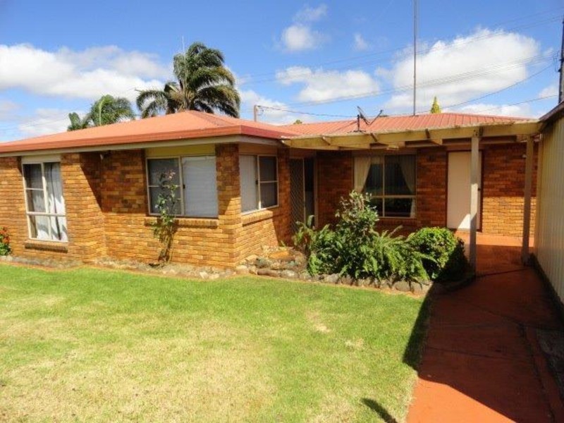 582 Greenwattle Street, Newtown QLD 4350
