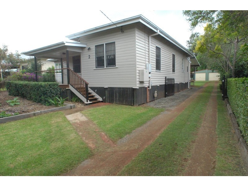 2 Wonderley Street, Mount Lofty QLD 4350