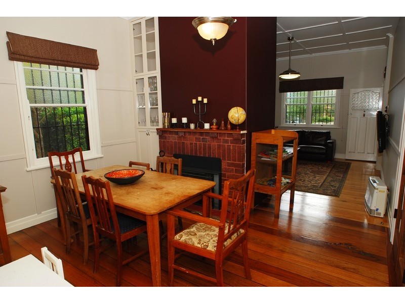2 Wonderley Street, Mount Lofty QLD 4350