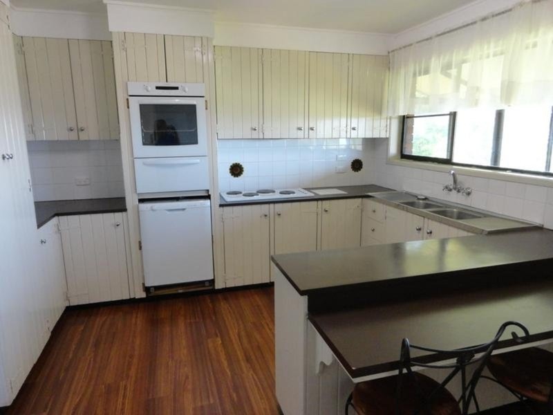 11 Rosewall Court, Mount Kynoch QLD 4350