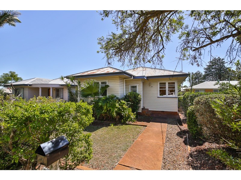 35 Cranley Street, South Toowoomba QLD 4350