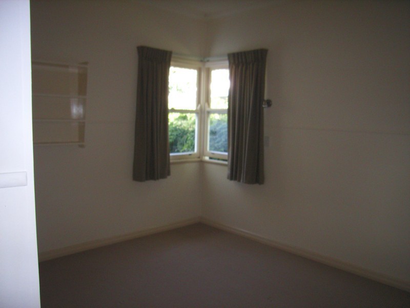 18 Curzon Street, East Toowoomba QLD 4350