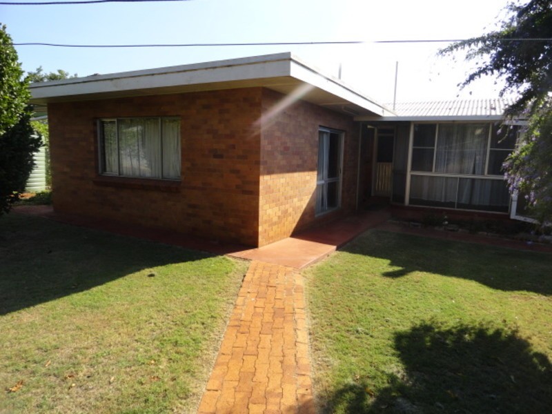778 Ruthven Street, South Toowoomba QLD 4350