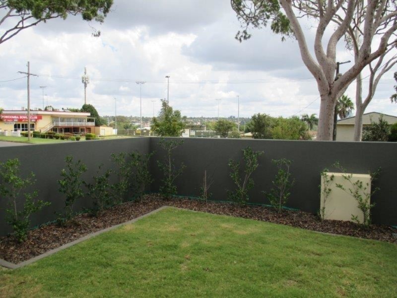 Unit 1/310A Hume Street, Centenary Heights QLD 4350