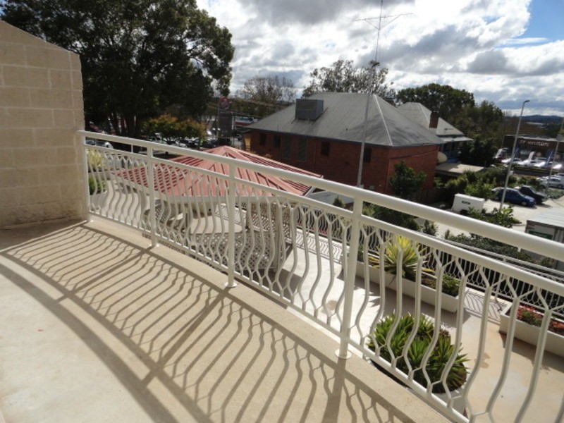 11/208 Hume Street, South Toowoomba QLD 4350