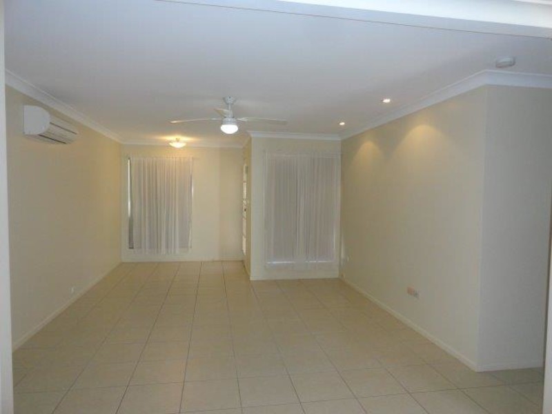 26 Banksia, Newtown QLD 4350