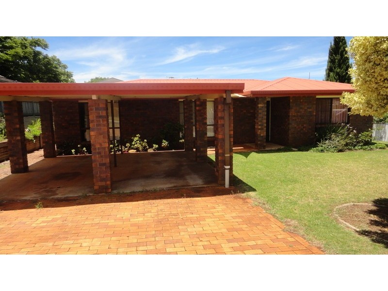 17 O’Beirne Street, Kearneys Spring QLD 4350