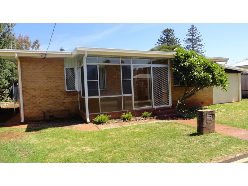 4 Frederick Street, Toowoomba City QLD 4350