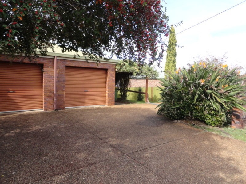 1/166 Ramsay Street, Centenary Heights QLD 4350