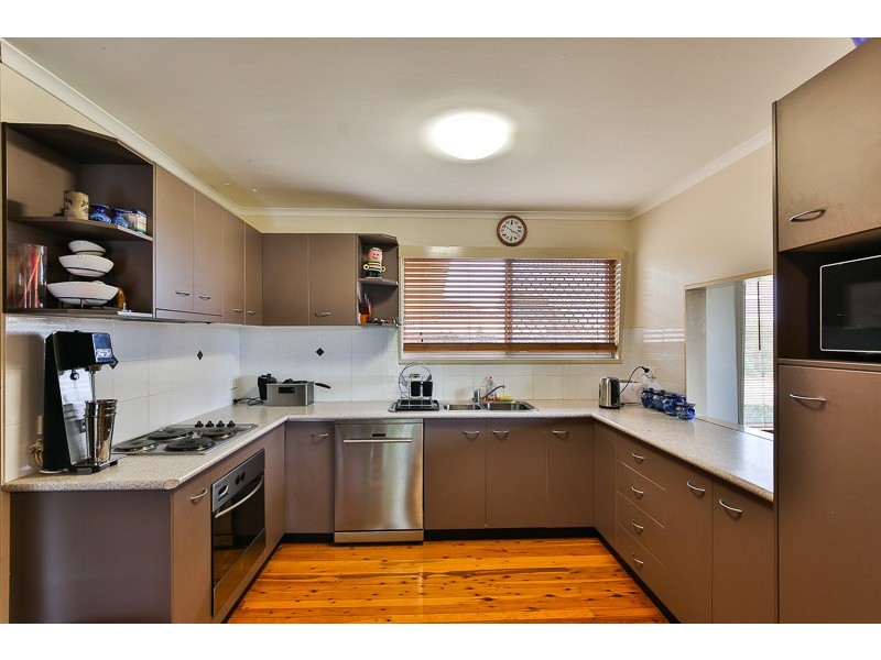 1 Wentworth Street, Centenary Heights QLD 4350