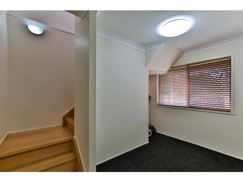 1 Wentworth Street, Centenary Heights QLD 4350