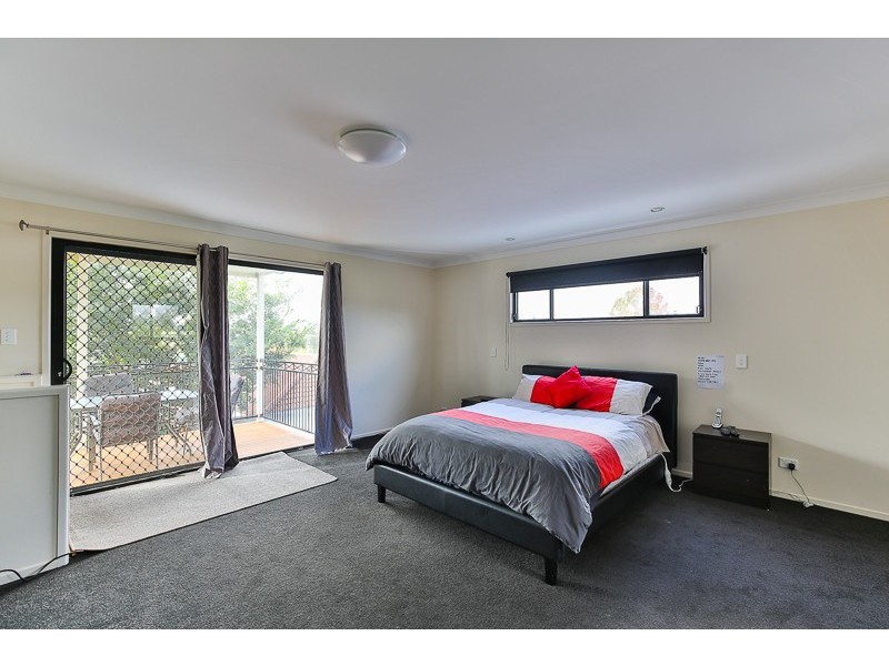 1 Wentworth Street, Centenary Heights QLD 4350