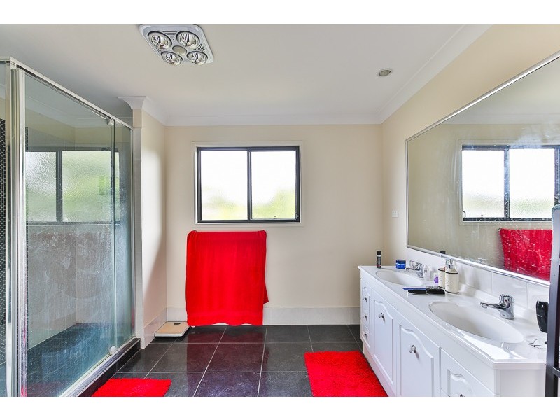 1 Wentworth Street, Centenary Heights QLD 4350