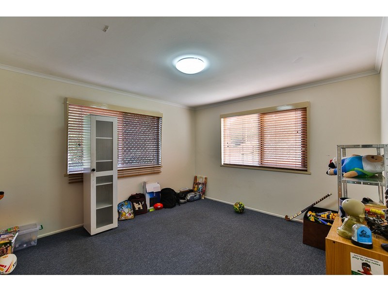 1 Wentworth Street, Centenary Heights QLD 4350