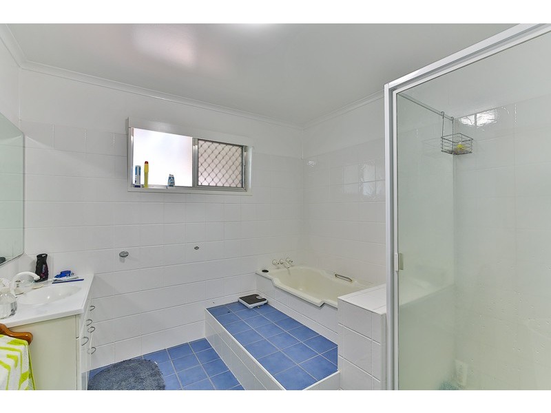 1 Wentworth Street, Centenary Heights QLD 4350