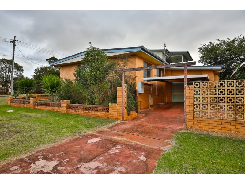 1 Wentworth Street, Centenary Heights QLD 4350