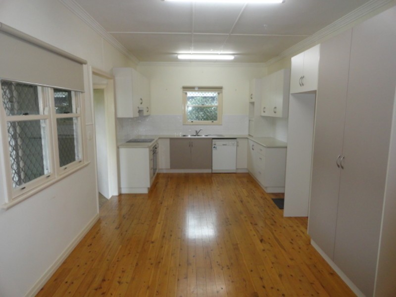 18 Curzon Street, East Toowoomba QLD 4350