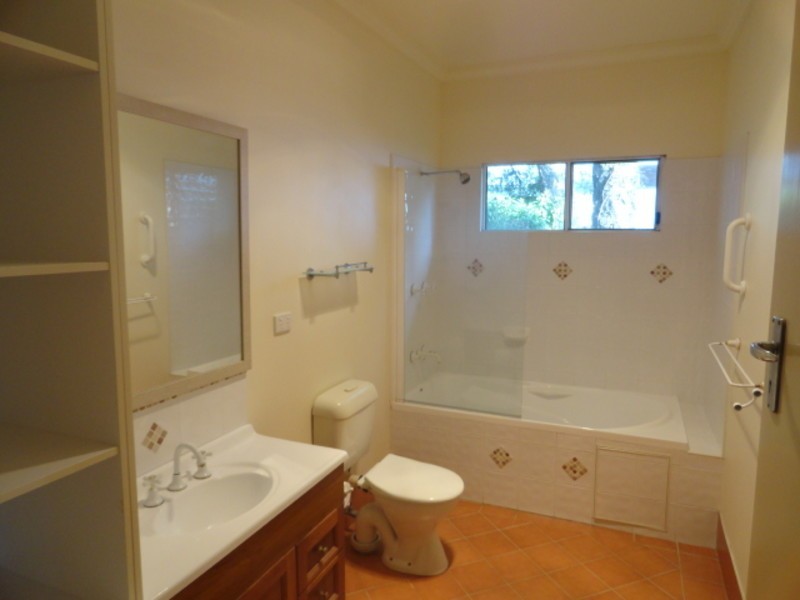 18 Curzon Street, East Toowoomba QLD 4350