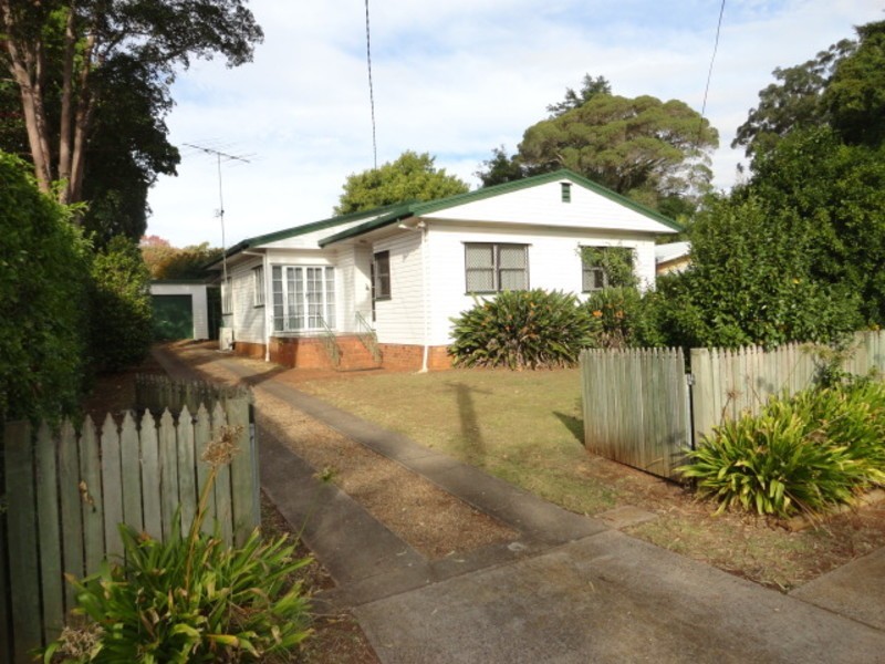 18 Curzon Street, East Toowoomba QLD 4350