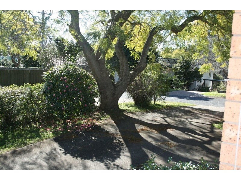 1/8 SPIES Court, Mount Lofty QLD 4350