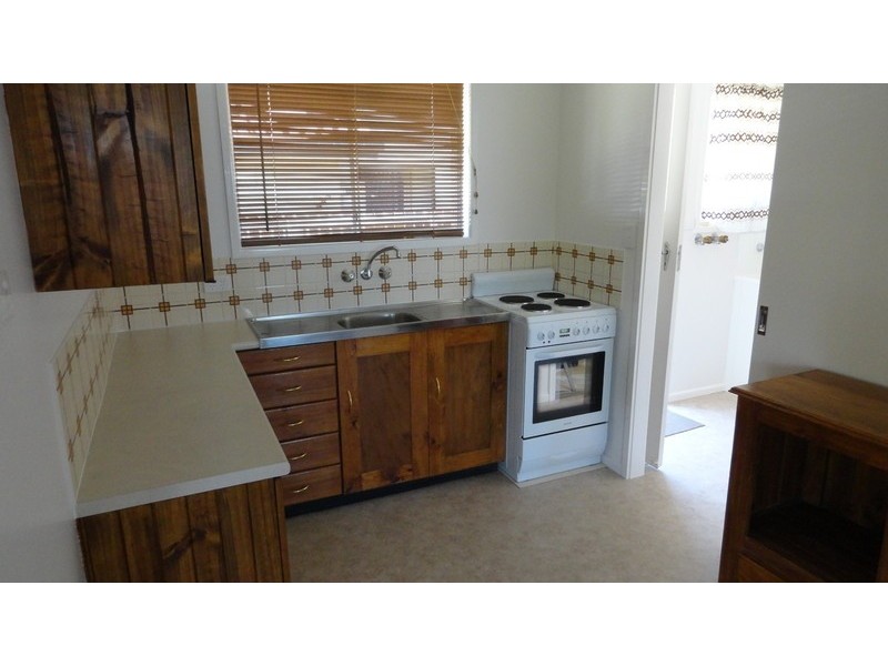 1/8 SPIES Court, Mount Lofty QLD 4350