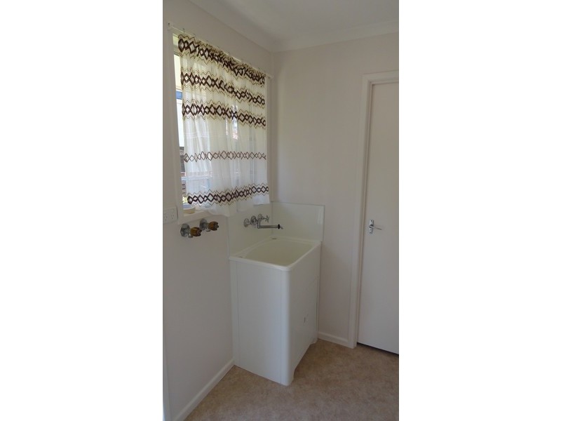 1/8 SPIES Court, Mount Lofty QLD 4350