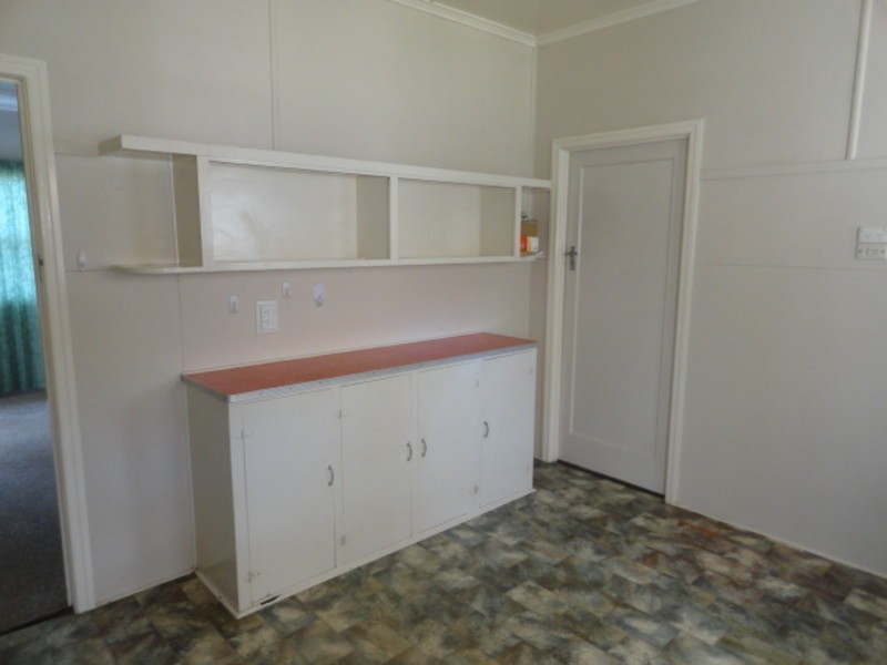 17 Geoffrey Street, Mount Lofty QLD 4350