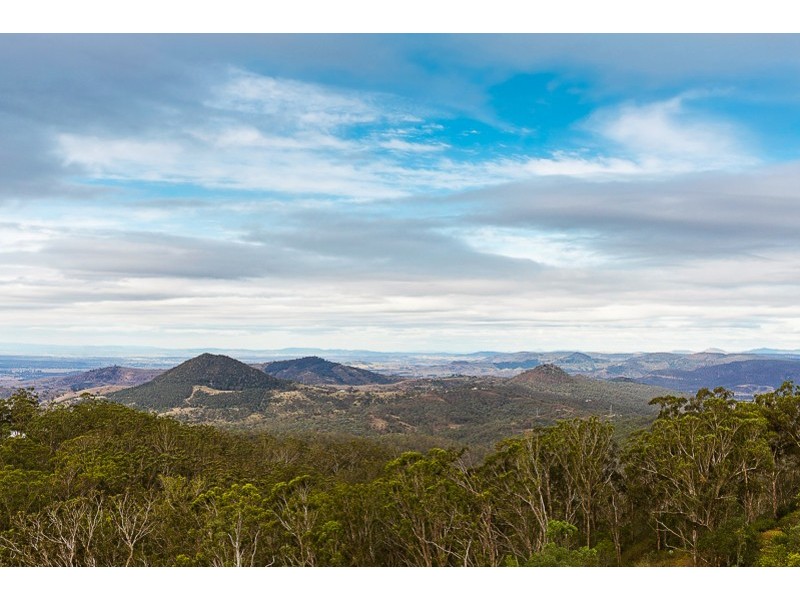 8 Culliford Drive, Middle Ridge QLD 4350