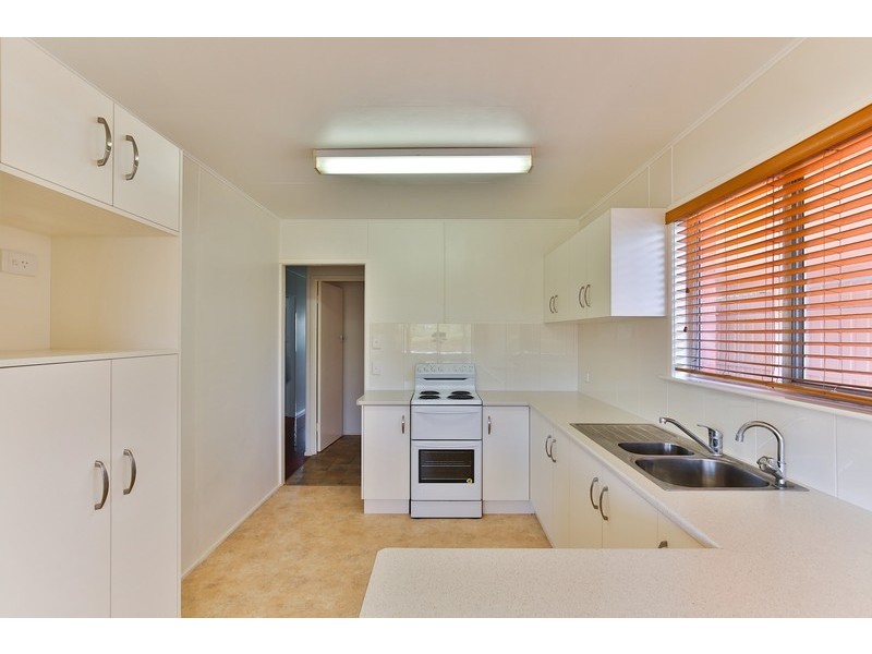 4 Peak Street, Harristown QLD 4350