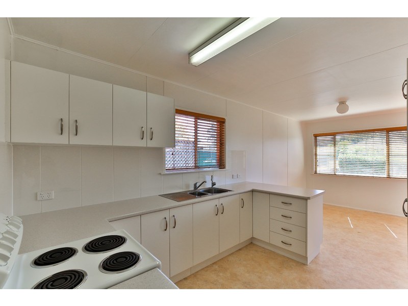 4 Peak Street, Harristown QLD 4350