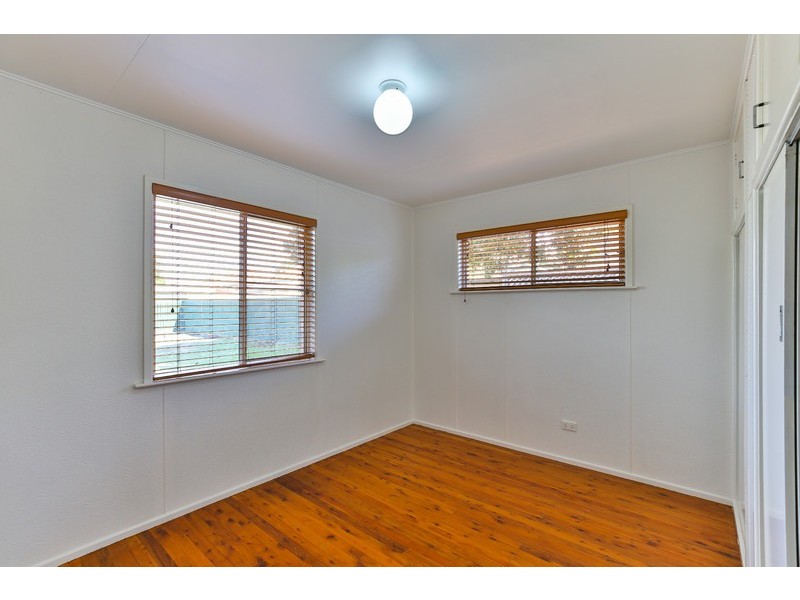 4 Peak Street, Harristown QLD 4350