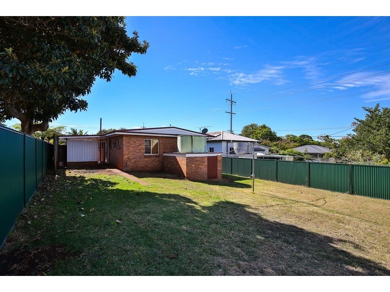 4 Peak Street, Harristown QLD 4350