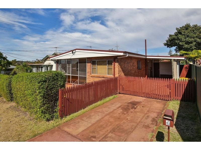 4 Peak Street, Harristown QLD 4350