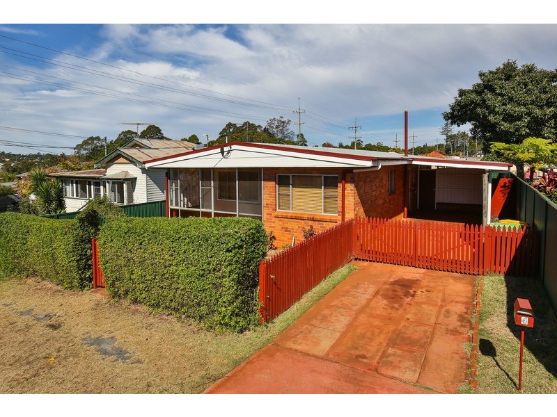 4 Peak Street, Harristown QLD 4350