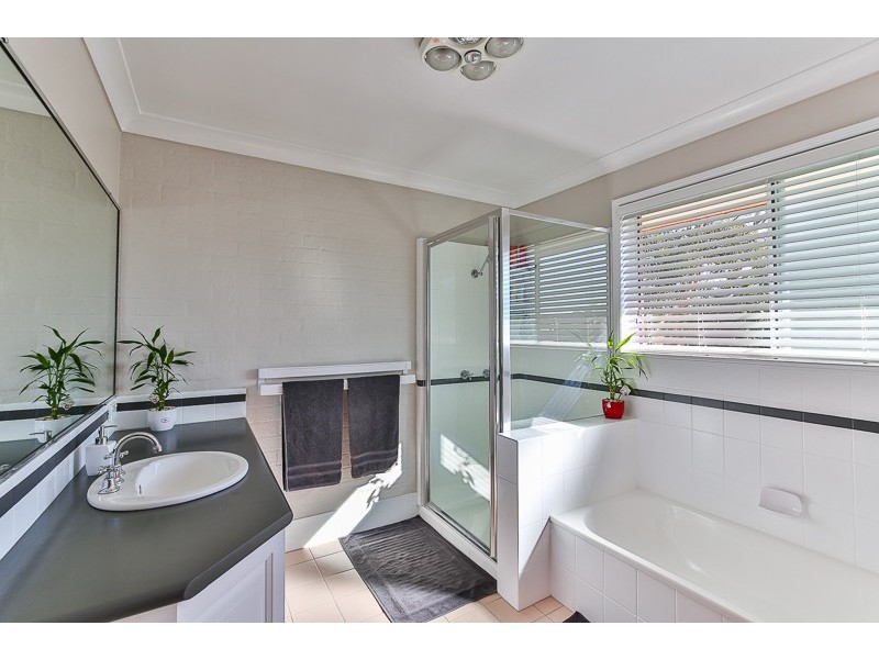 1/22 Beer Court, Kearneys Spring QLD 4350