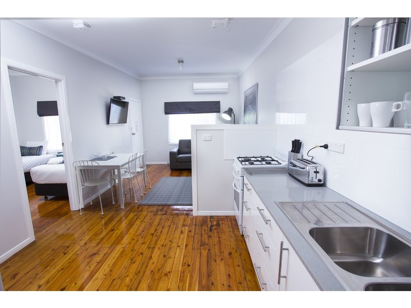 2/214 Long Street, South Toowoomba QLD 4350