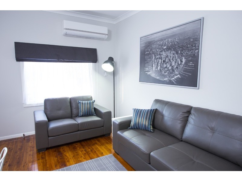 2/214 Long Street, South Toowoomba QLD 4350