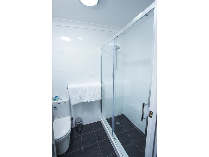 2/214 Long Street, South Toowoomba QLD 4350